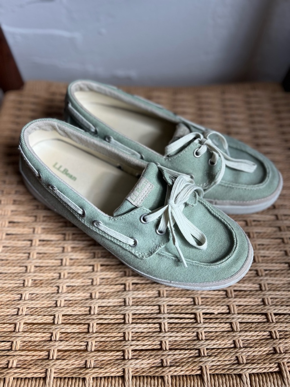 L.L. Bean Canvas Boat Shoes Women’s 8.5 Wide Green Lace-Up Casual Preppy Comfort